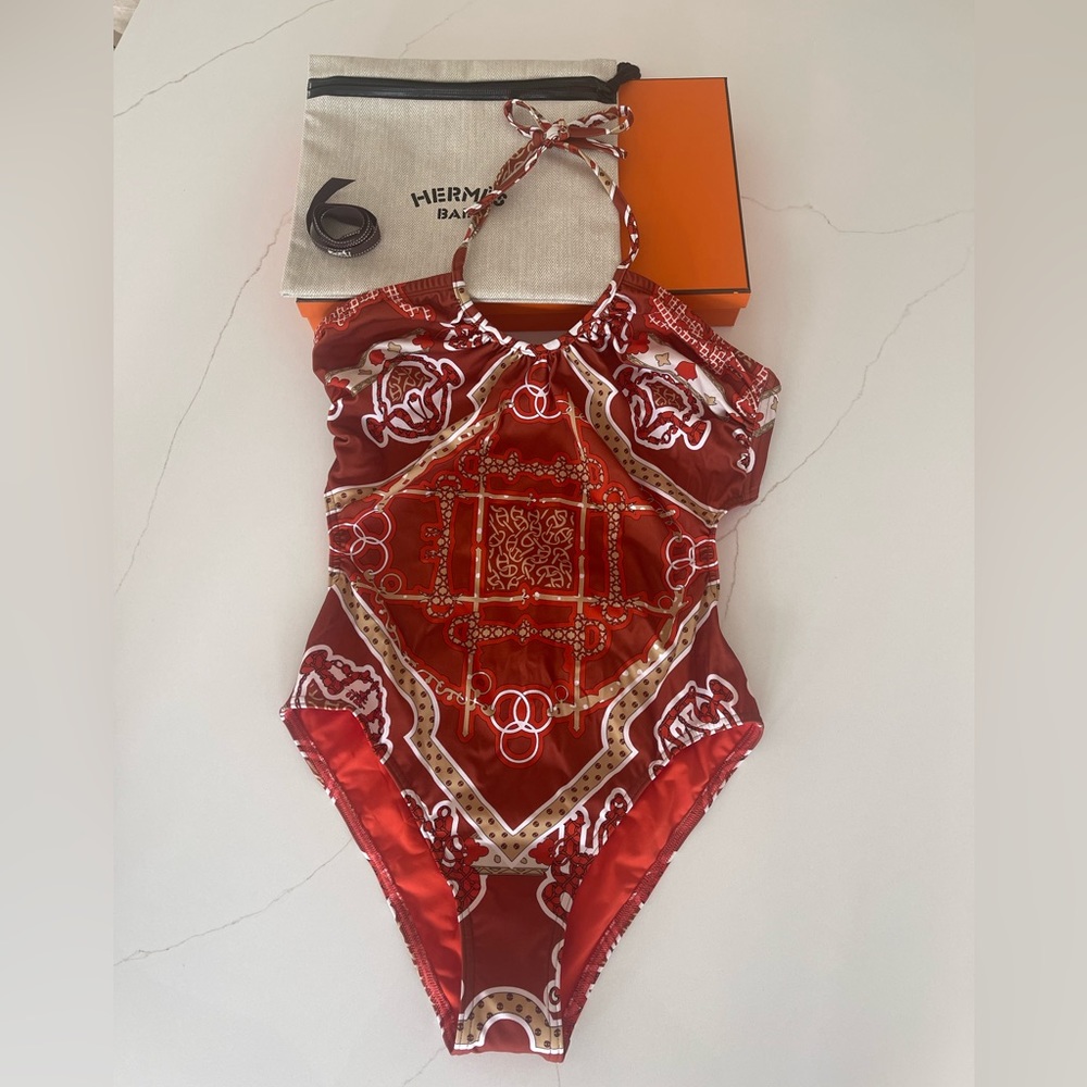 Hermes swimsuit, size:38, This piece runs true-to-size.
